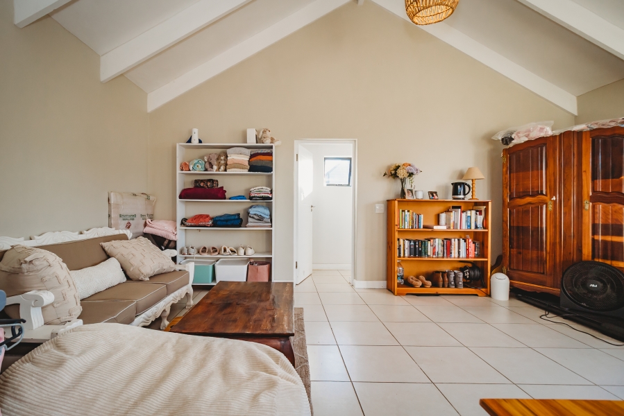 4 Bedroom Property for Sale in Kraaibosch Manor Western Cape